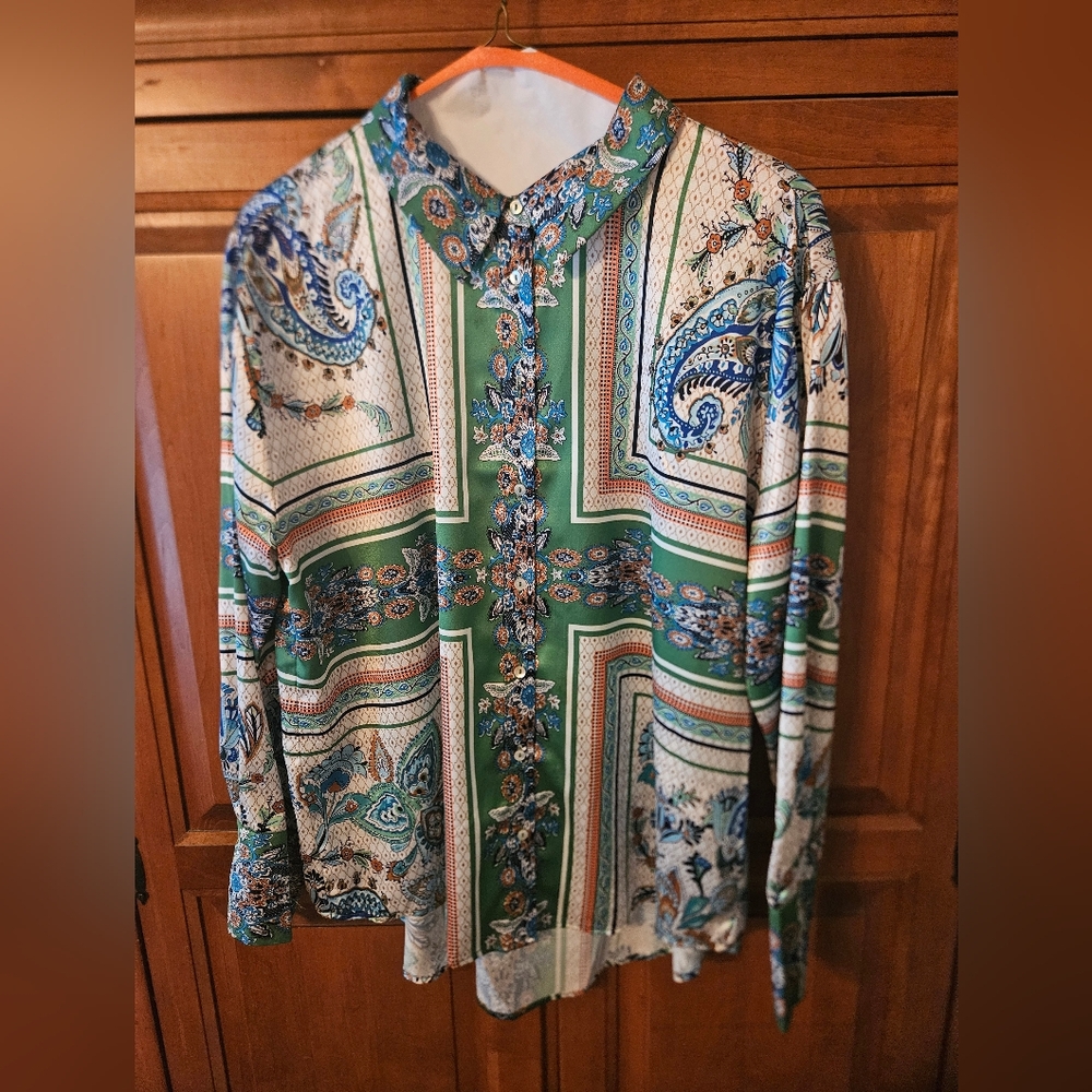 Um Gee Floral Paisley Silk-like Top.